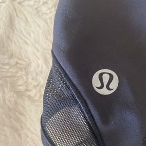 Lululemon Hotty hot shorts-Low rise size 6, 2.5 inch inseam